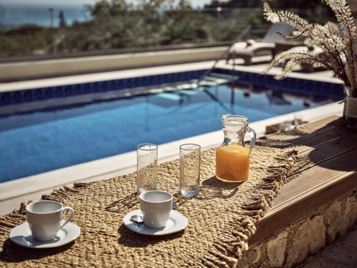 Balcony Villa *